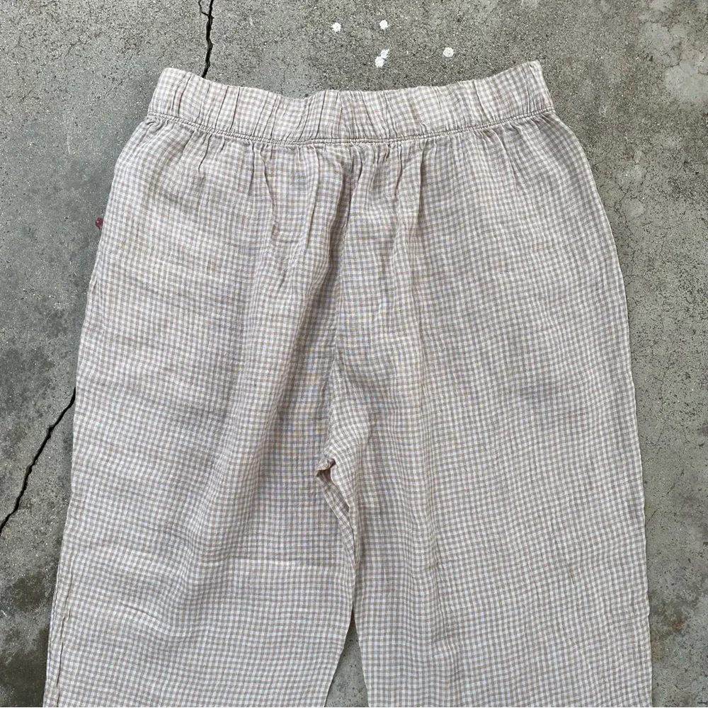 Eileen Fisher | Puckered Organic Linen Tapered Pant - Picture 10 of 13